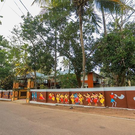 Malavikas Black Beach Resort Varkala Luaran gambar