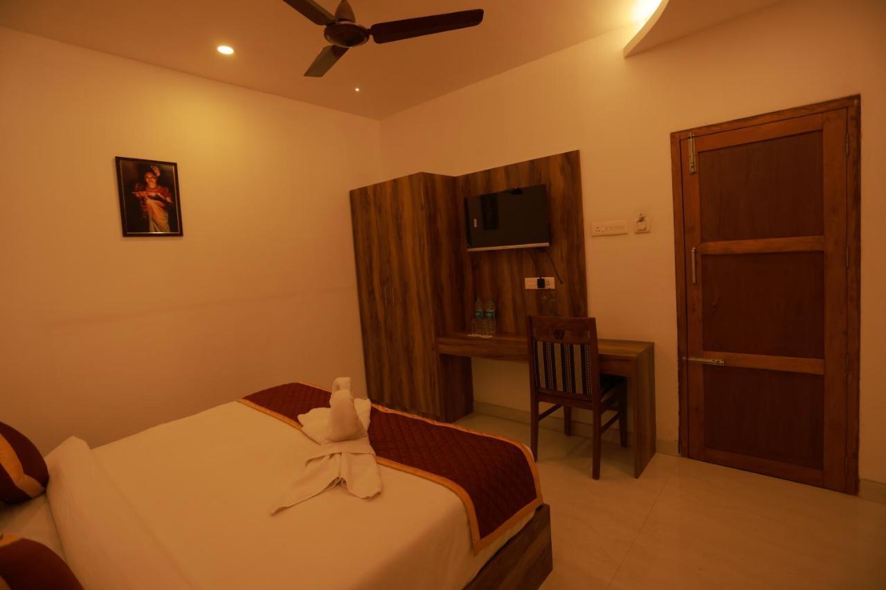 Malavikas Black Beach Resort Varkala Luaran gambar