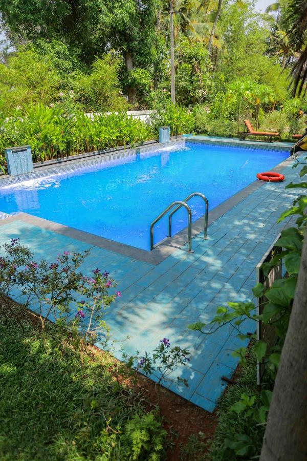Malavikas Black Beach Resort Varkala Luaran gambar